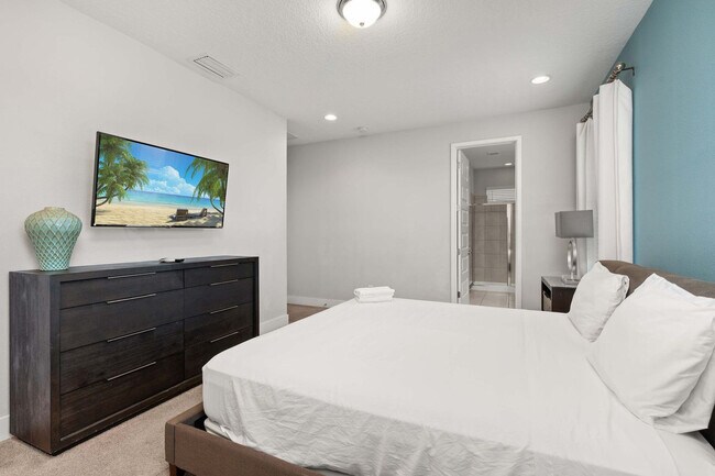 Building Photo - 301 Burma St