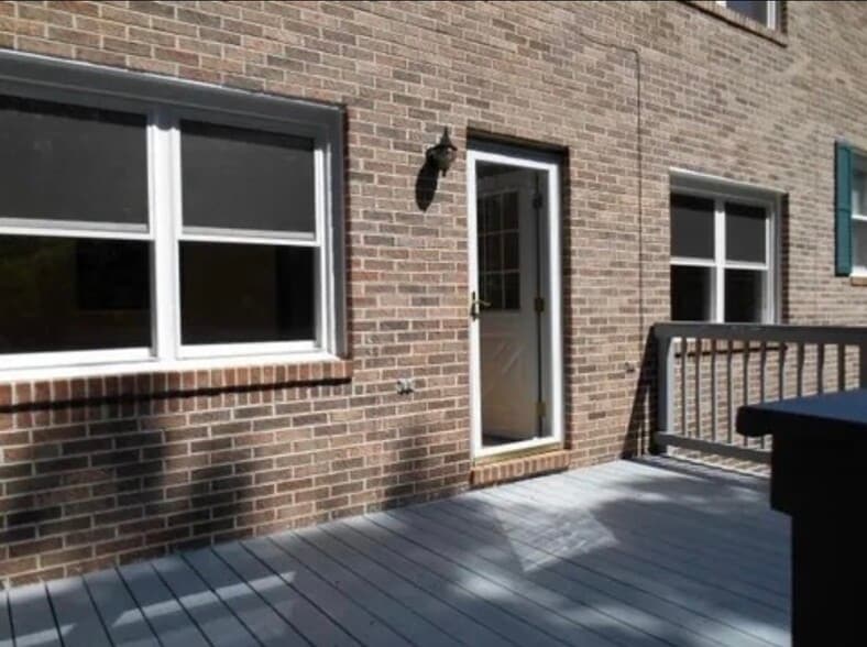 Building Photo - 23 Chestnut Dr