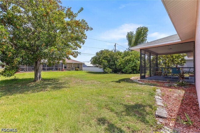 Building Photo - 930 SW 34th St