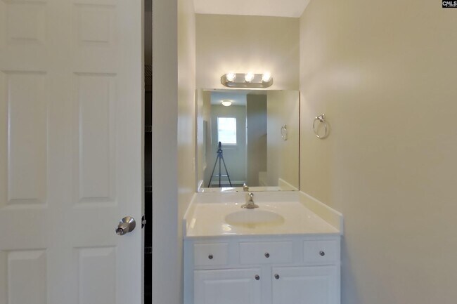 Building Photo - 308 Fox Trot Dr