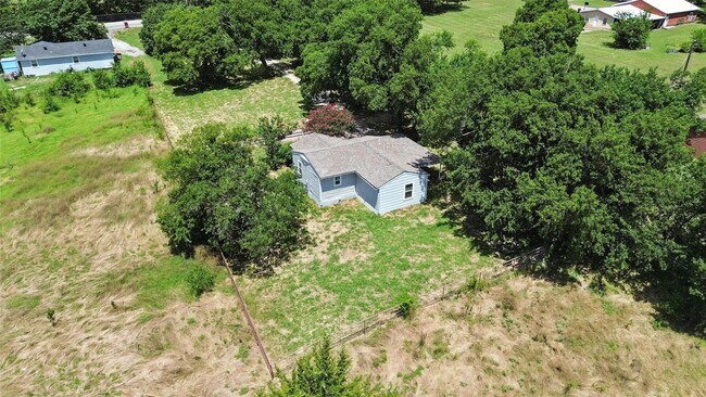 Building Photo - 1206 TX-78 BUS