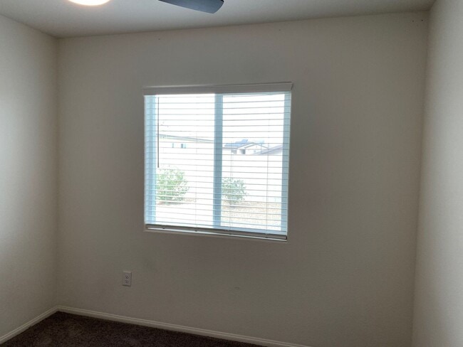 Building Photo - 4 bedroom home in Indian Springs