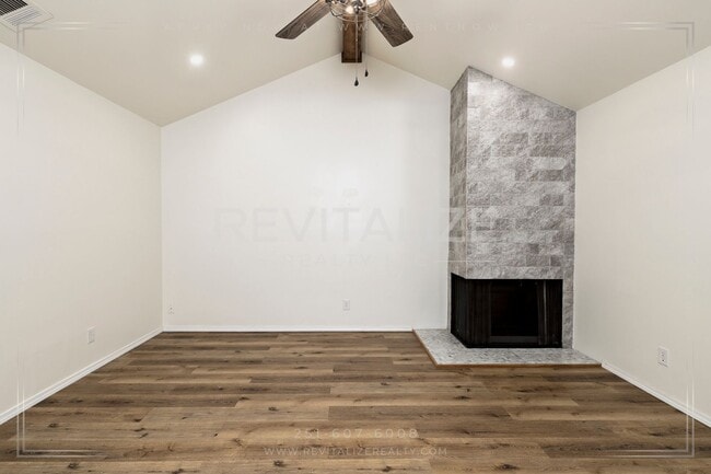 Building Photo - Beautifully Updated 3BR / 2BA in West Mobile with Private Courtyard