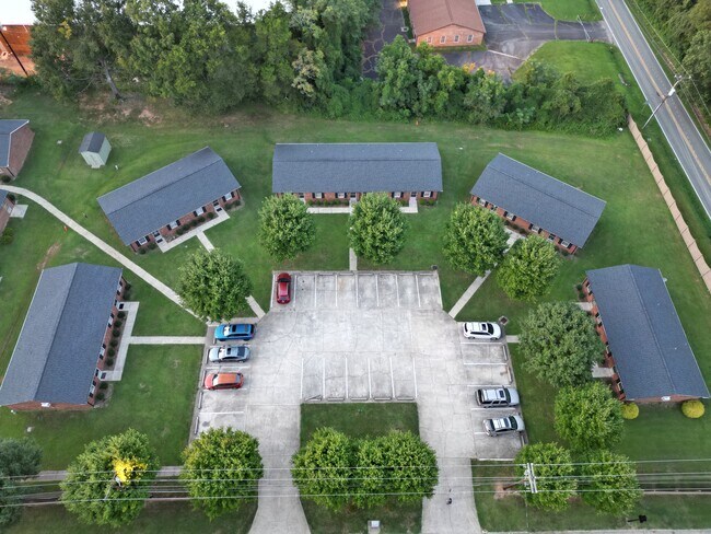 Building Photo - 100 Robbins Ave