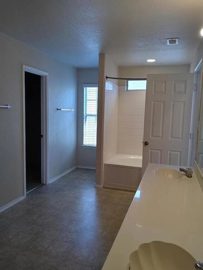 Building Photo - 11231 Sierra Trl