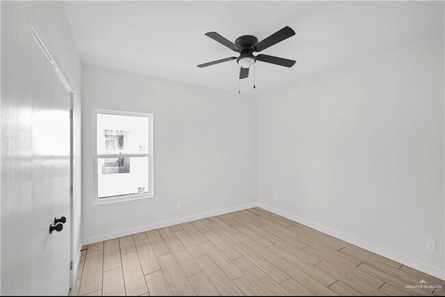 Building Photo - 1406 S Michigan St