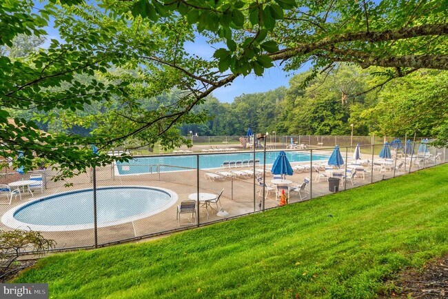Building Photo - 6410 Blarney Stone Ct