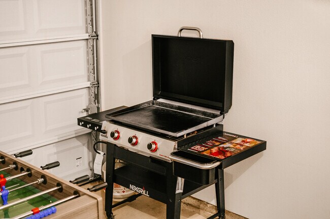 Building Photo - 3213 Grand Blvd