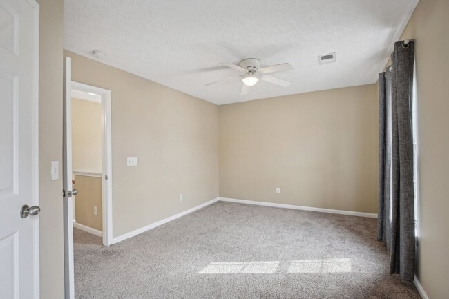 Building Photo - 7841 Heaton Way