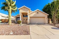 Building Photo - Beautiful 3 bedroom home in Ahwatukee Foothills with sparkling pool!