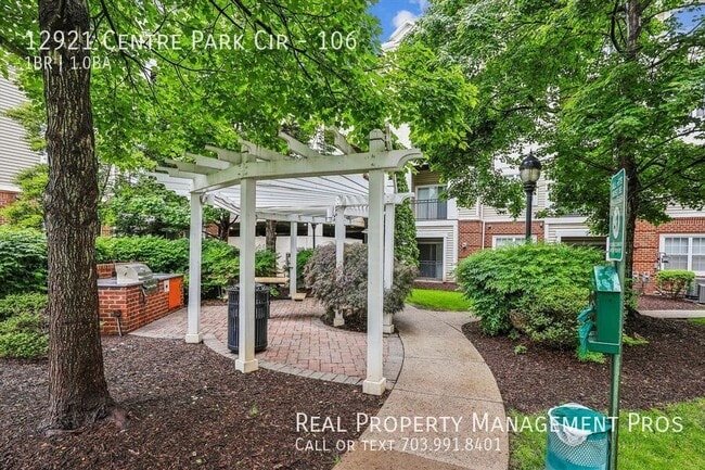 Building Photo - 12921 Centre Park Cir