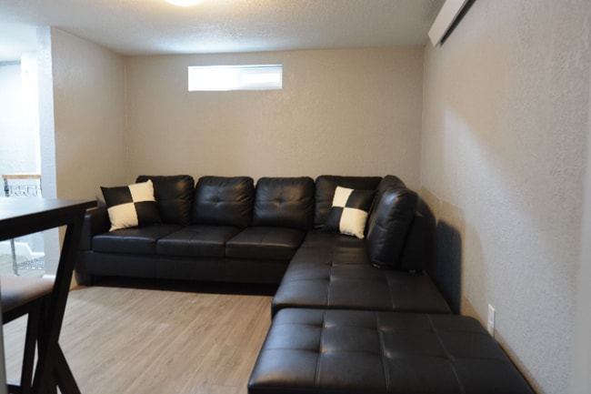 Building Photo - "Fully Furnished 1-Bedroom Basement Retreat in Cheyenne"