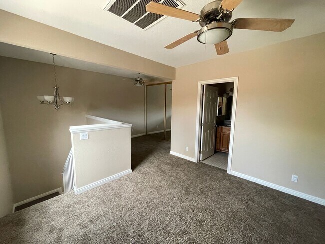 Building Photo - 240 Shadybrook Ln