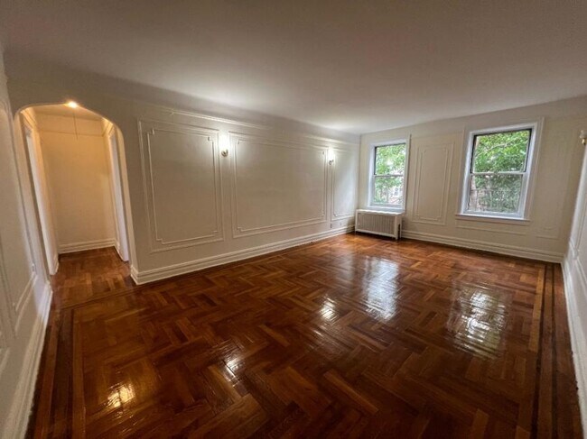 Primary Photo - 1 bedroom in SUNNYSIDE NY 11104