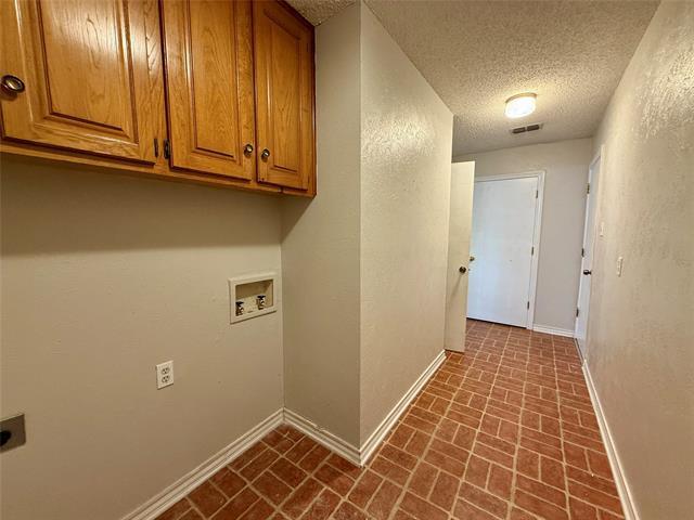 Building Photo - 4011 Fairway Dr