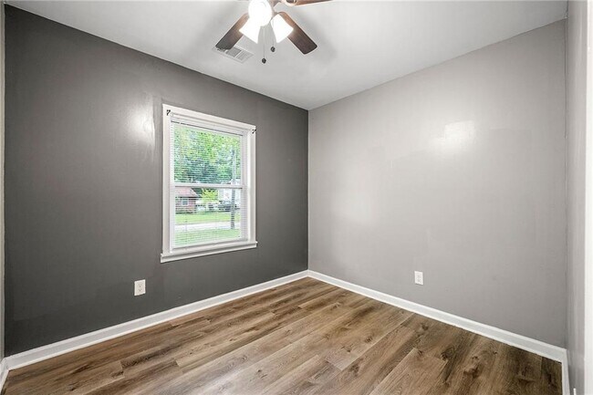 Building Photo - 128 Alexander Ct