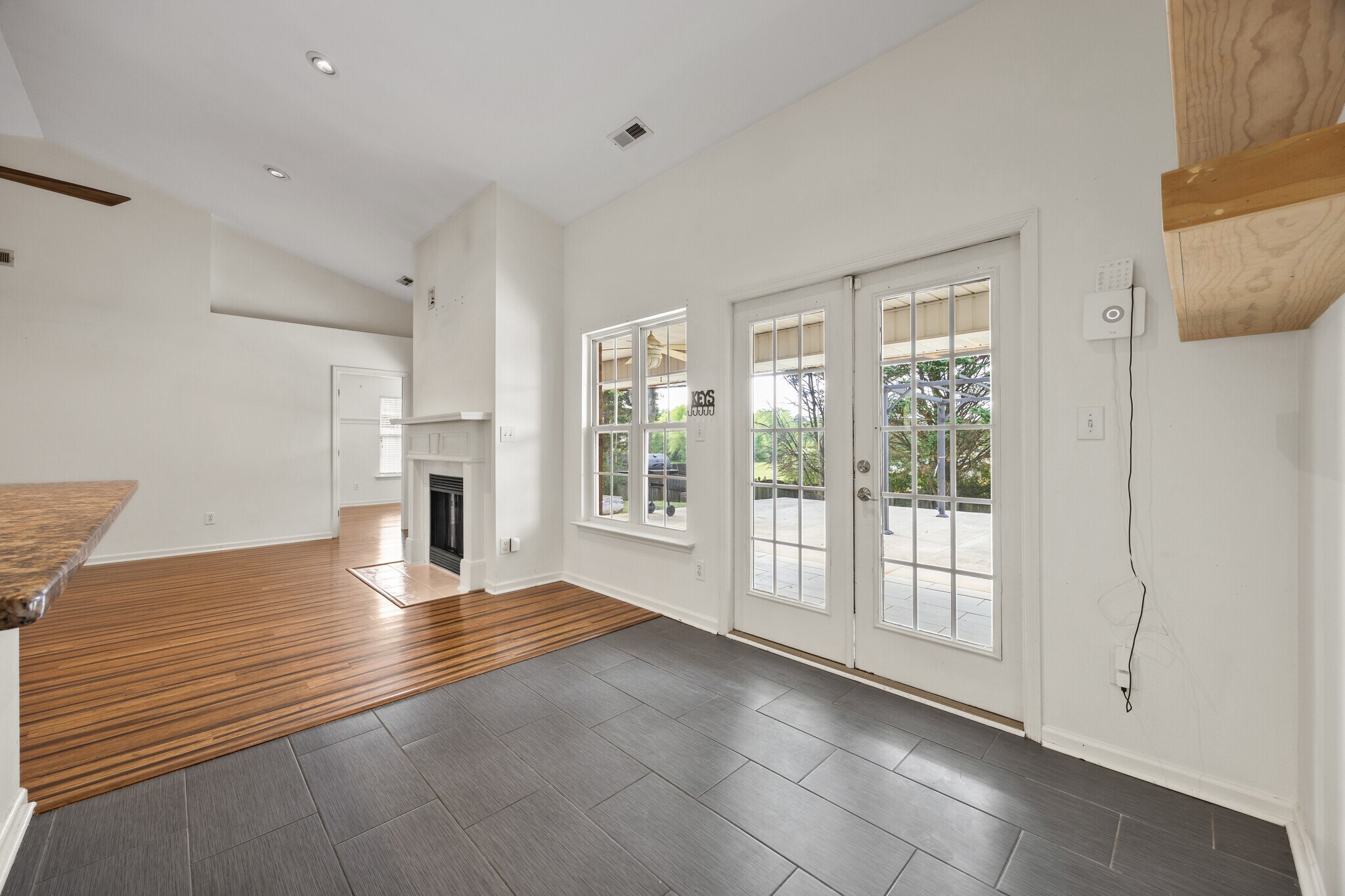 Building Photo - 125 Coldsprings Dr