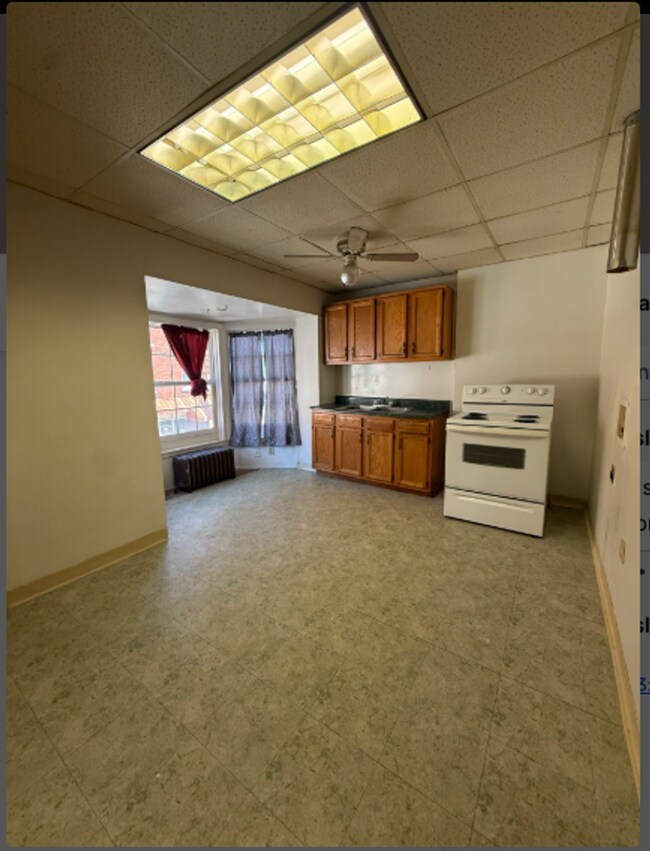 Building Photo - 446 McKean Ave