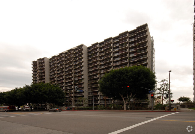 Building Photo - Angelus Plaza