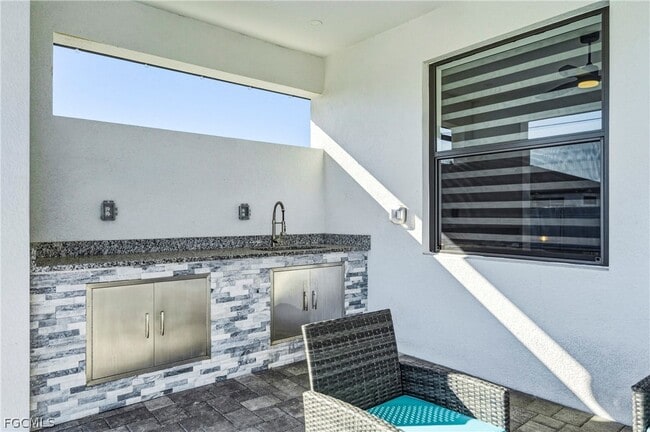 Building Photo - 922 NW 8th Terrace