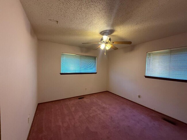 Building Photo - 8300 NW 15th St