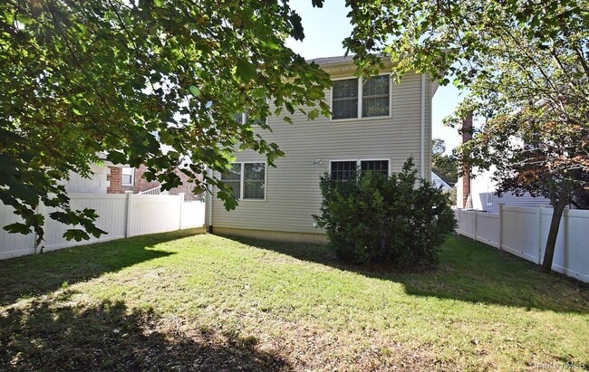 Building Photo - 74 Firwood Rd