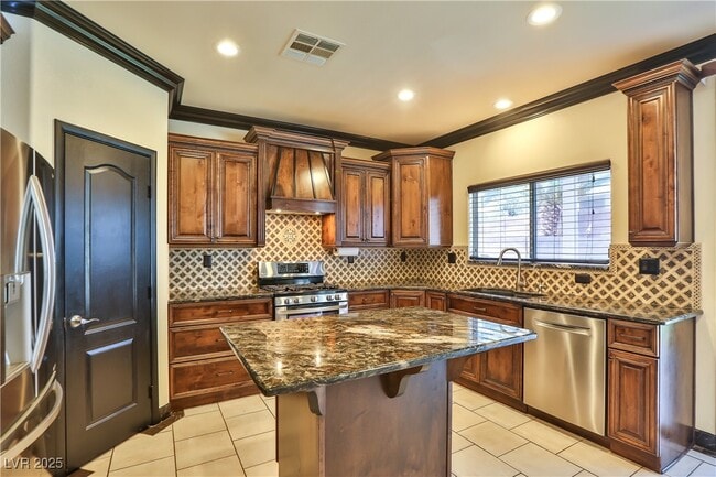 Building Photo - 235 Calvino Ave