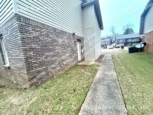 Building Photo - 713 E 33rd St