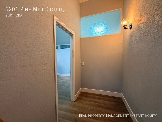 Building Photo - 5201 Pine Mill Ct