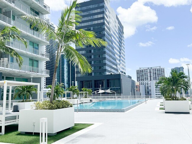 Building Photo - 690 SW 1st Ct