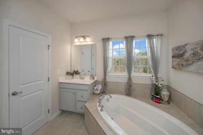 Building Photo - 7977 Independence Dr