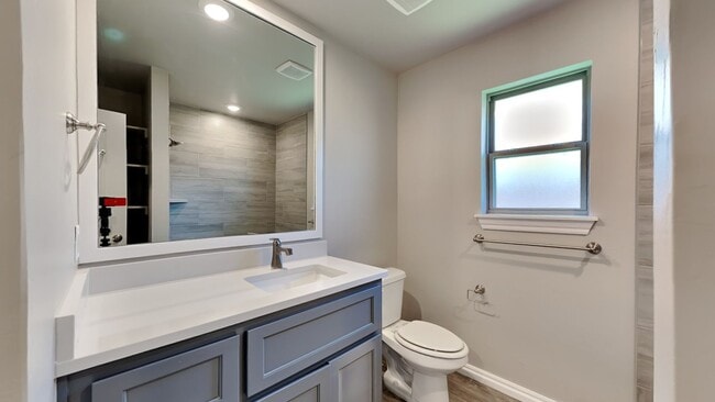 Building Photo - Luxury 4 Bedroom 2 Bathroom Home in Norman Schools (Cedar Lane Community) (Neighborhood Pool and ...