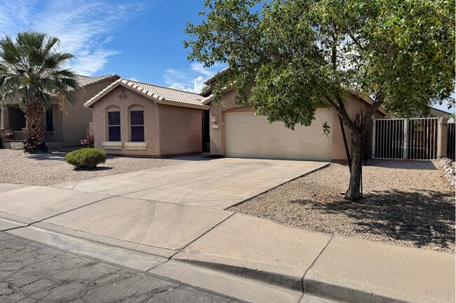 Building Photo - 3Bed/2Bath House in Avondale! Ready for Immediate Move-In! – RV GATE!