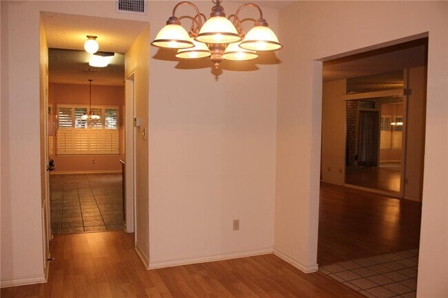 Building Photo - 2141 Surrender Ave