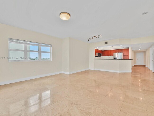 Building Photo - 15051 Royal Oaks Ln