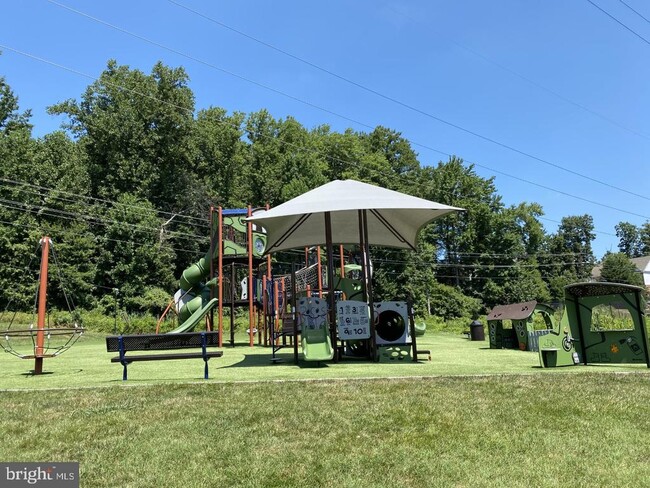 Building Photo - 5306 Sandyford St