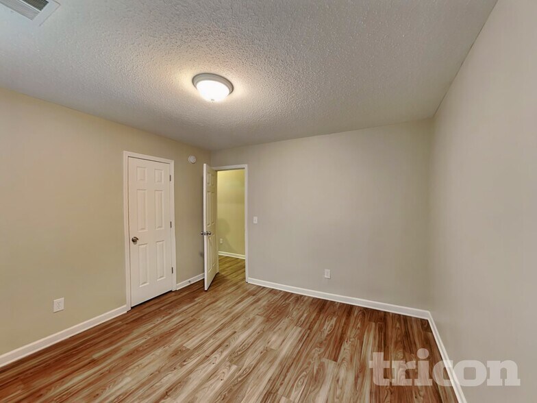 Building Photo - 12 New Stock Ct