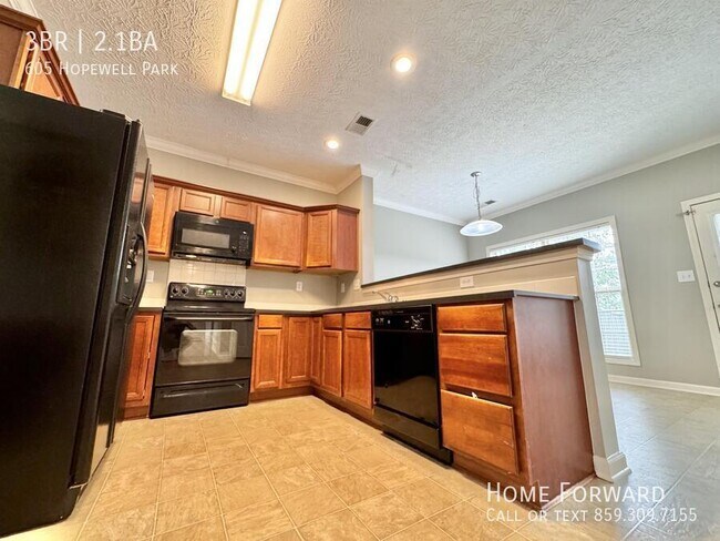 Building Photo - 605 Hopewell Park