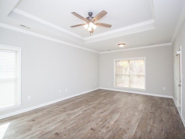 Building Photo - Gorgeous Corner-Lot Home in Canebrake Club – Lawn Care Included