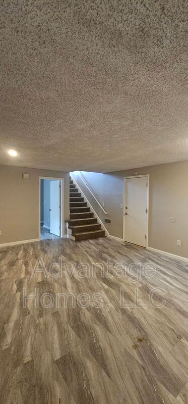 Building Photo - 11418 E 71 St