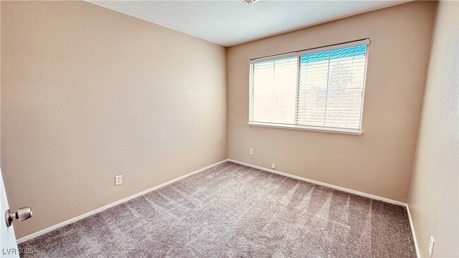 Building Photo - 722 Peregrine Falcon St