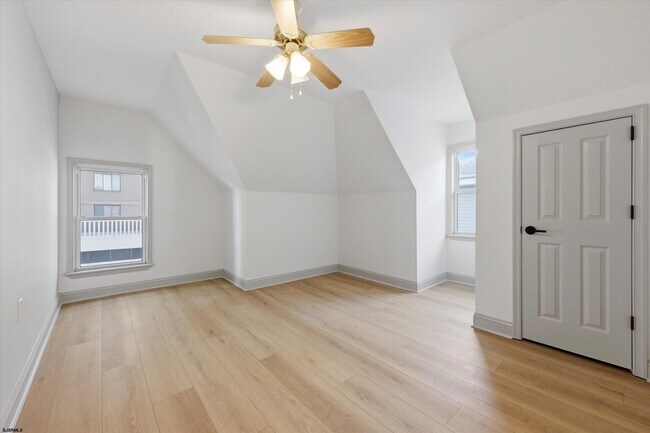 Building Photo - 123 S Berkley Square
