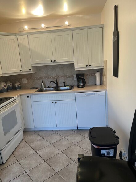 Building Photo - 8396 111th St