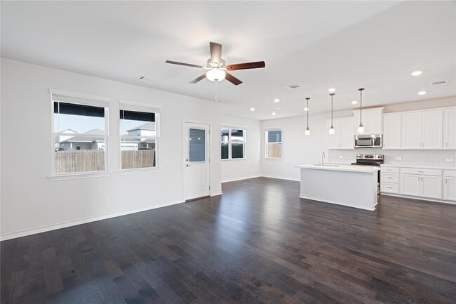 Building Photo - 316 Breccia Trl