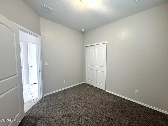 Building Photo - 15129 Resolve Dr