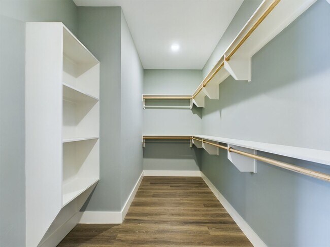Building Photo - Charming 3-Bedroom Home with Updated Kitchen and Dual-Sink Primary Bath