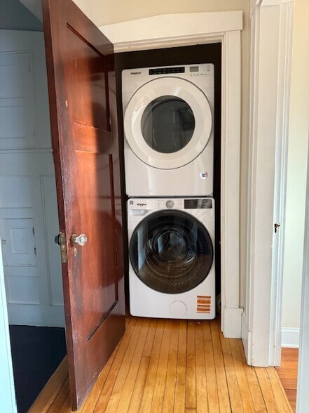 Building Photo - 106 Rockland St