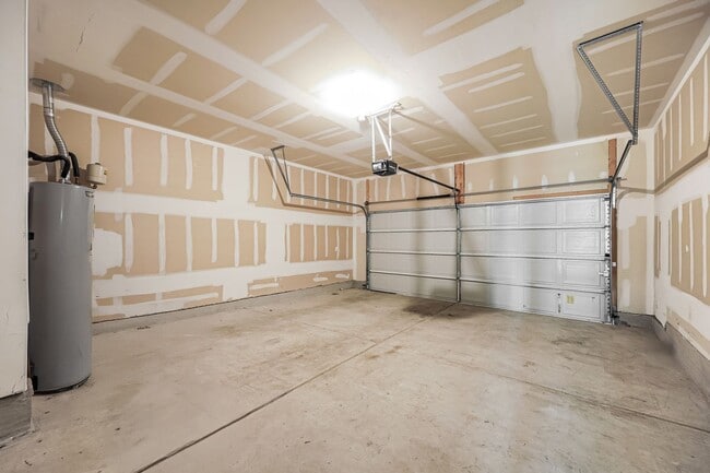Building Photo - 5 BR/3.5BA | Newly Renovated Single Family Home | 1-Car Garage Parking | Fenced Backyard!