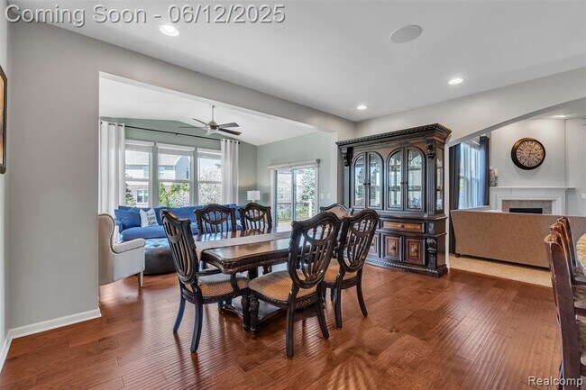 Building Photo - 15745 Diamante Dr