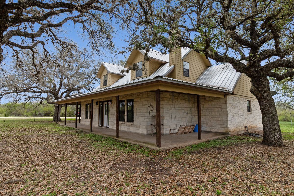 Building Photo - 649 Pvt 5001